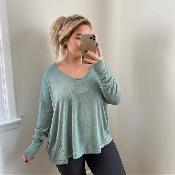 Urban Outfitters Tops - Urban Outfitters Seafoam Long Sleeve Casual Top Oversized Small